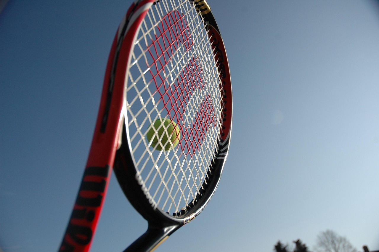 Tsitsipas withdraws from the Shanghai Masters due to a leg injury
